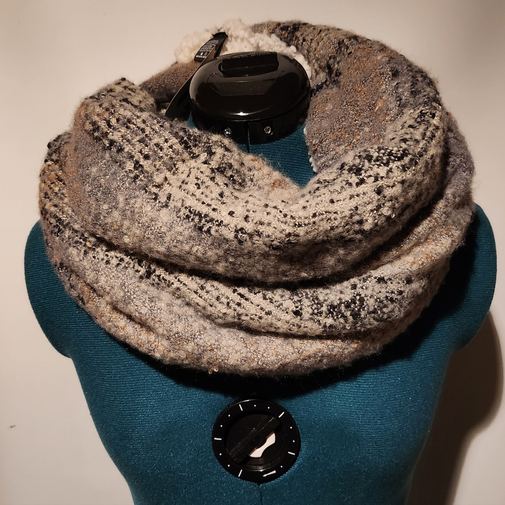 NWT Cozy Knit Infinity Scarf